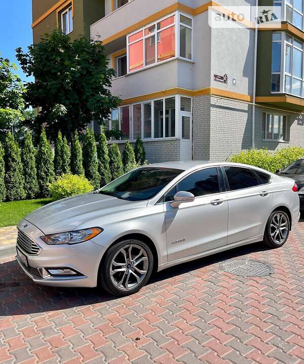Седан Ford Fusion 2016 в 