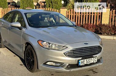 Седан Ford Fusion 2017 в 