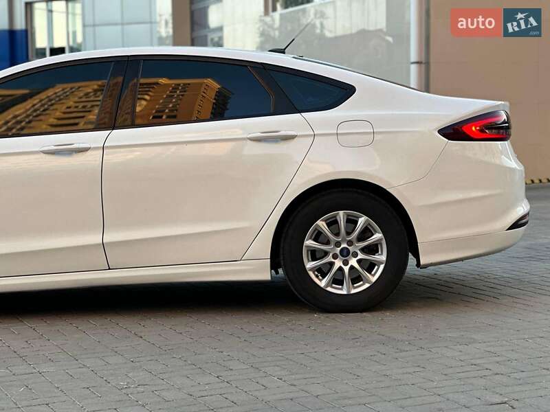 Седан Ford Fusion 2016 в Одессе