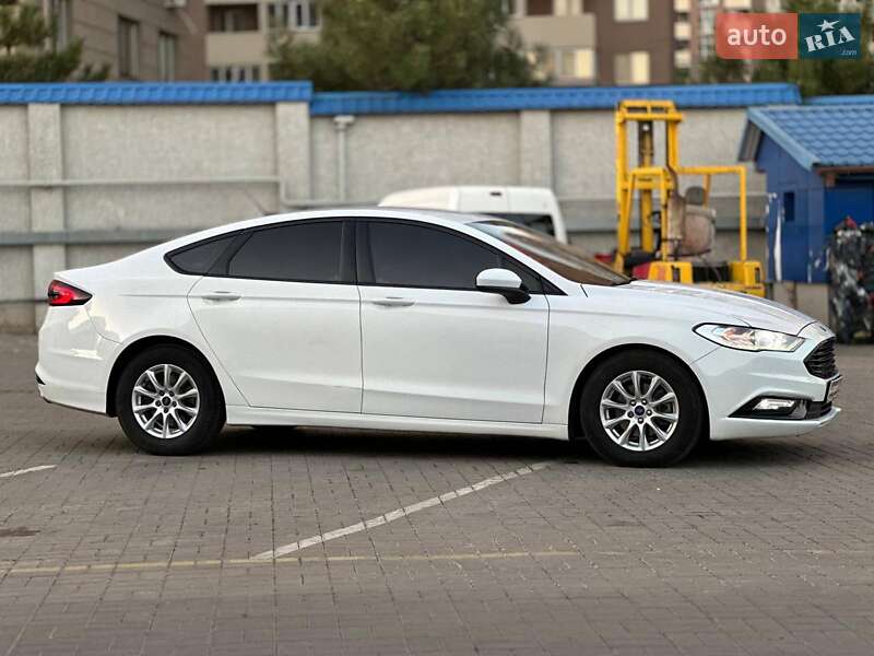 Седан Ford Fusion 2016 в Одессе