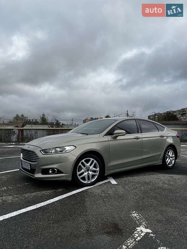 Седан Ford Fusion 2014 в Івано-Франківську