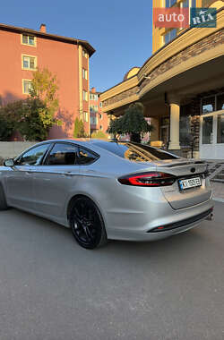 Седан Ford Fusion 2016 в 