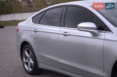 Седан Ford Fusion 2015 в 