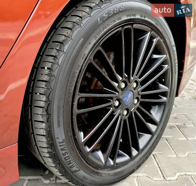 Седан Ford Fusion 2014 в Дніпрі