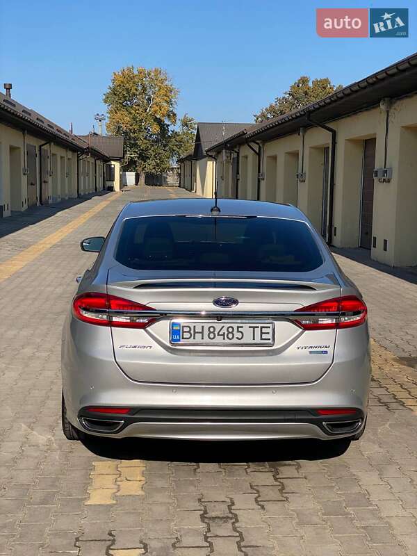 Седан Ford Fusion 2018 в Ізмаїлі