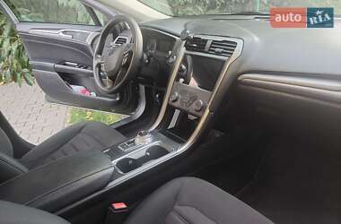Седан Ford Fusion 2016 в 