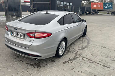 Седан Ford Fusion 2015 в 