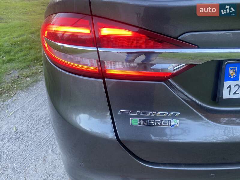 Седан Ford Fusion 2016 в Кропивницком