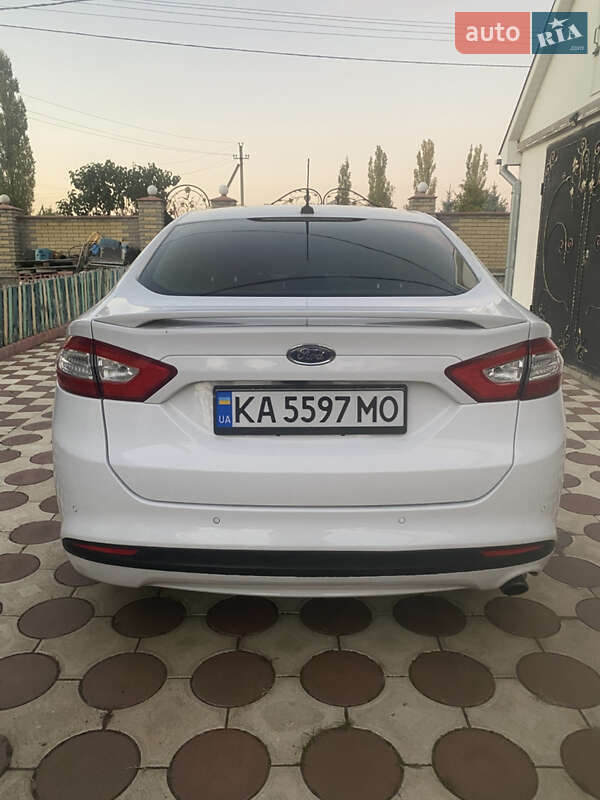 Седан Ford Fusion 2013 в Києві