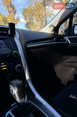 Седан Ford Fusion 2013 в 