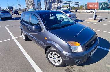 Хэтчбек Ford Fusion 2010 в 