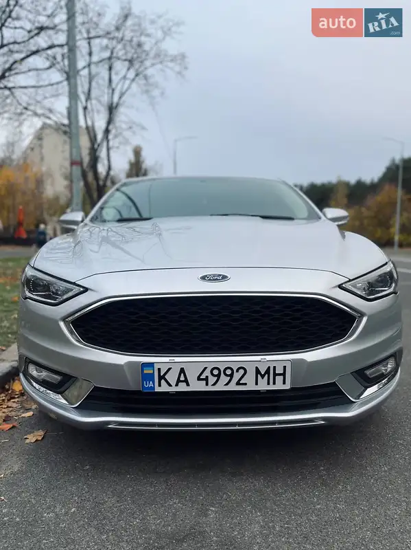 Седан Ford Fusion 2018 в 
