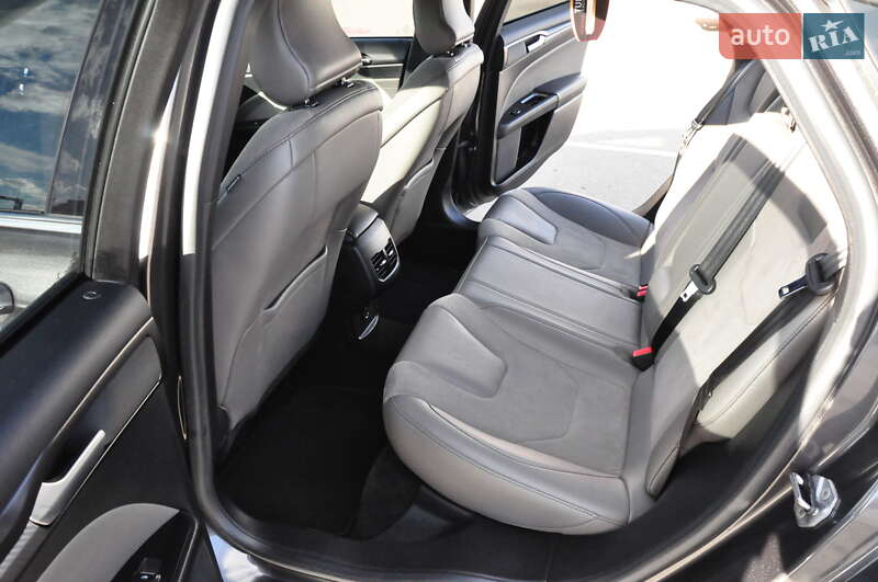 Седан Ford Fusion 2016 в Києві