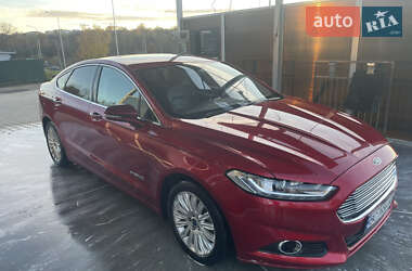 Седан Ford Fusion 2014 в Львові