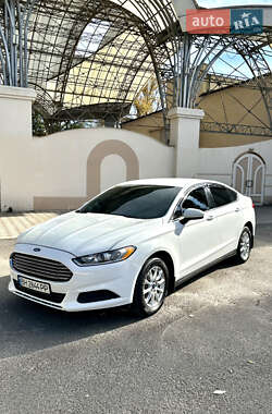Седан Ford Fusion 2015 в 