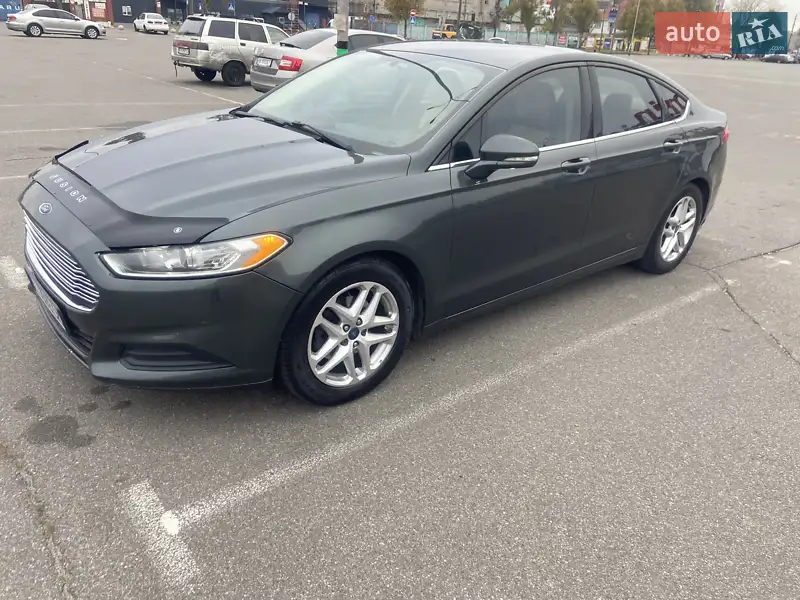Седан Ford Fusion 2015 в 
