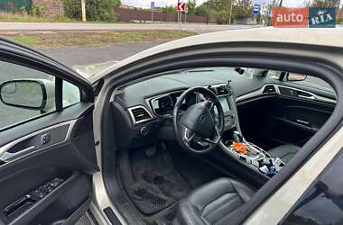 Седан Ford Fusion 2015 в 