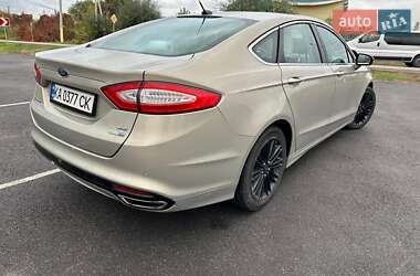 Седан Ford Fusion 2015 в 