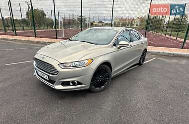 Седан Ford Fusion 2015 в 