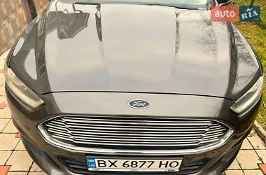 Седан Ford Fusion 2015 в Виньковцах