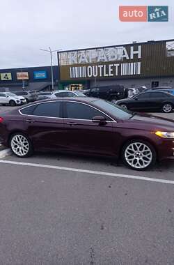 Седан Ford Fusion 2013 в 