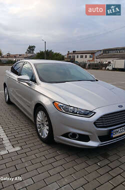 Седан Ford Fusion 2015 в Ромнах