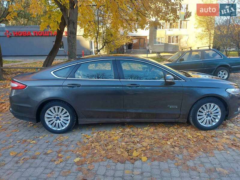 Седан Ford Fusion 2014 в Ивано-Франковске
