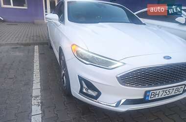 Седан Ford Fusion 2019 в 