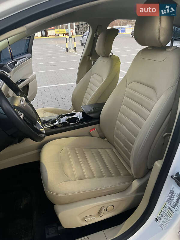 Седан Ford Fusion 2012 в Сумах
