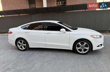 Седан Ford Fusion 2013 в Полтаві