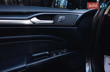 Седан Ford Fusion 2019 в 