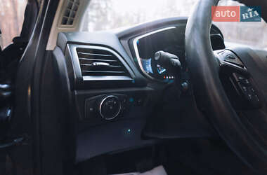 Седан Ford Fusion 2019 в 