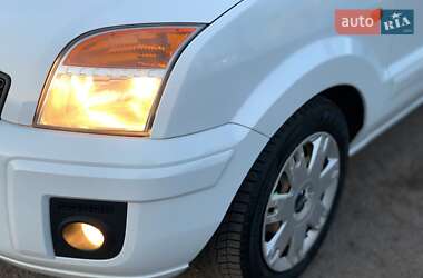 Хетчбек Ford Fusion 2012 в 