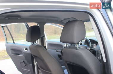 Хэтчбек Ford Fusion 2008 в 