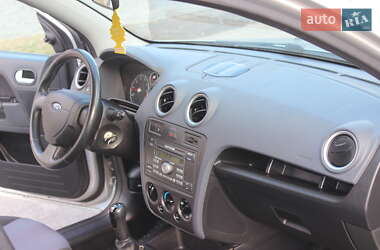Хэтчбек Ford Fusion 2008 в 