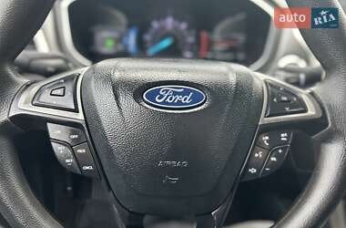 Седан Ford Fusion 2018 в 