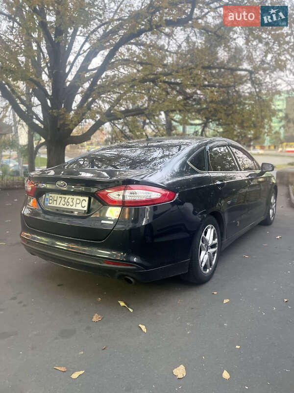 Седан Ford Fusion 2014 в Одесі
