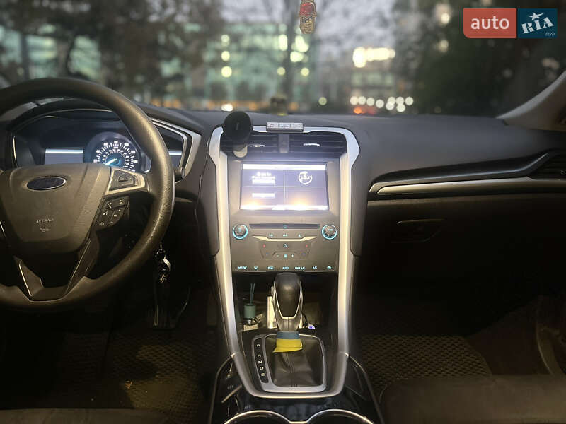 Седан Ford Fusion 2014 в Одесі