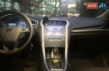 Седан Ford Fusion 2014 в 