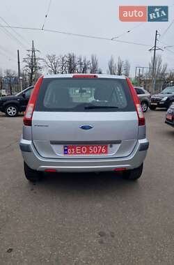 Хэтчбек Ford Fusion 2006 в 