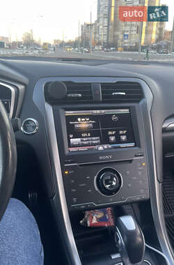 Седан Ford Fusion 2013 в 