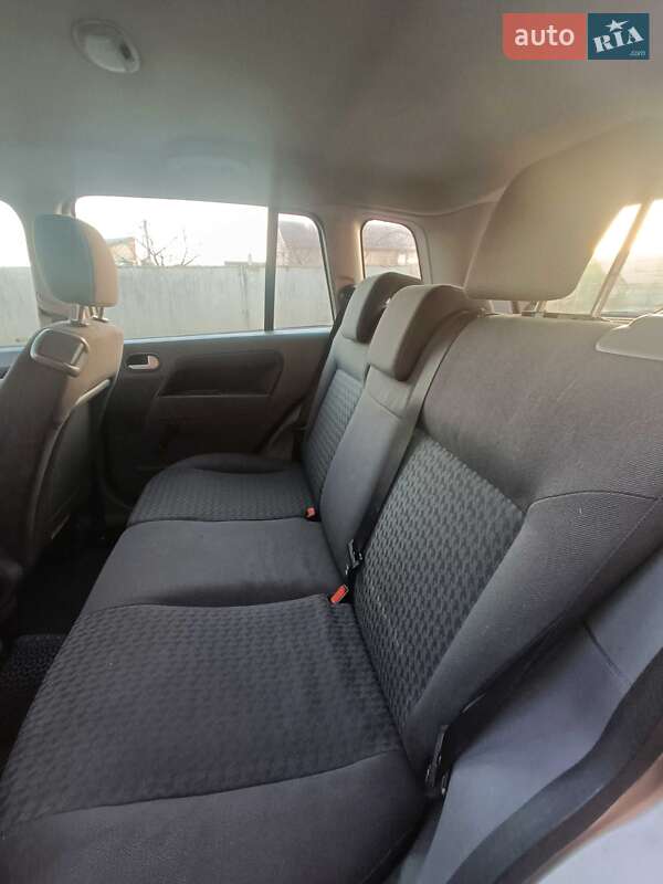 Хэтчбек Ford Fusion 2003 в Луцке