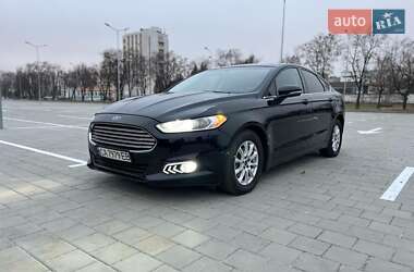 Седан Ford Fusion 2015 в 