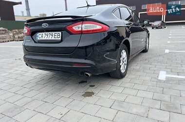 Седан Ford Fusion 2015 в 