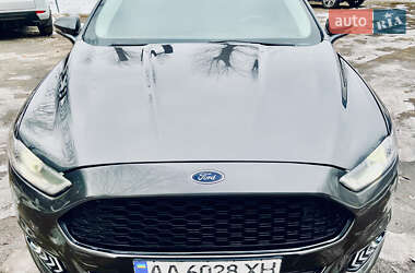 Седан Ford Fusion 2015 в 