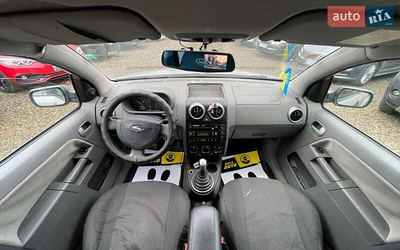 Хэтчбек Ford Fusion 2002 в Коломые