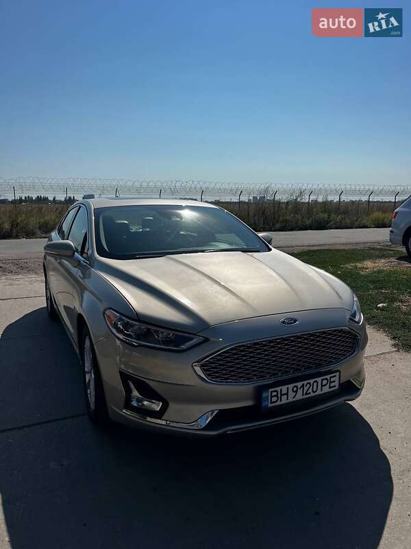 Седан Ford Fusion 2018 в Одессе
