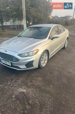 Седан Ford Fusion 2019 в 