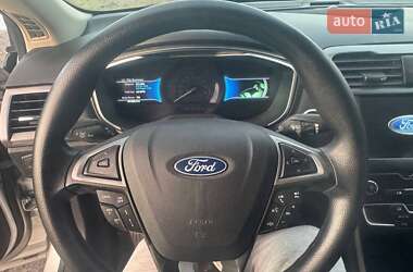 Седан Ford Fusion 2019 в 