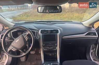Седан Ford Fusion 2019 в 